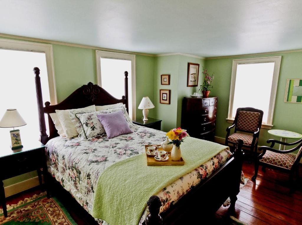 1750 Inn At Sandwich Center Room photo