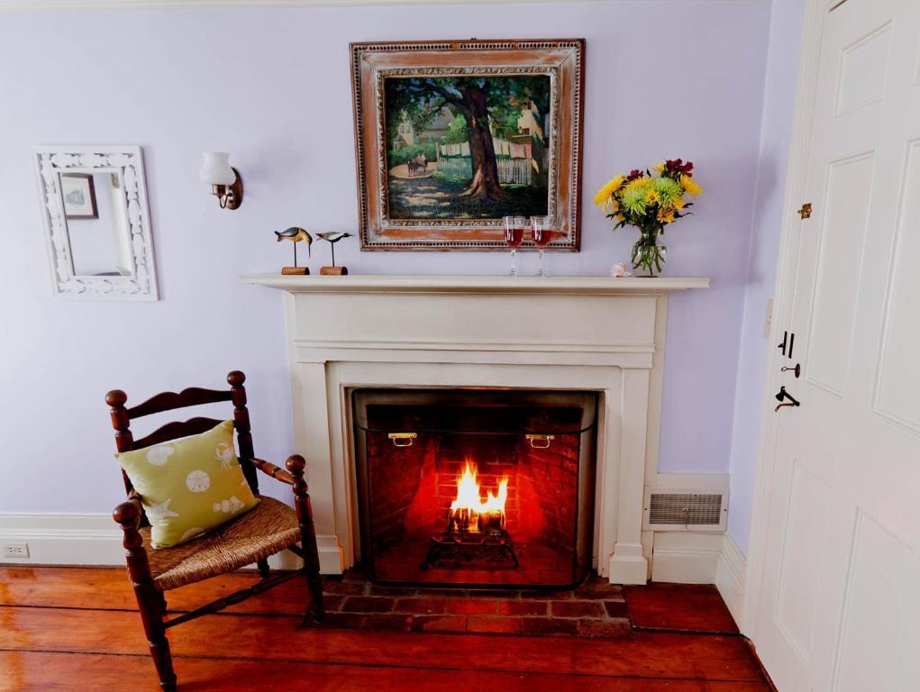 1750 Inn At Sandwich Center Room photo